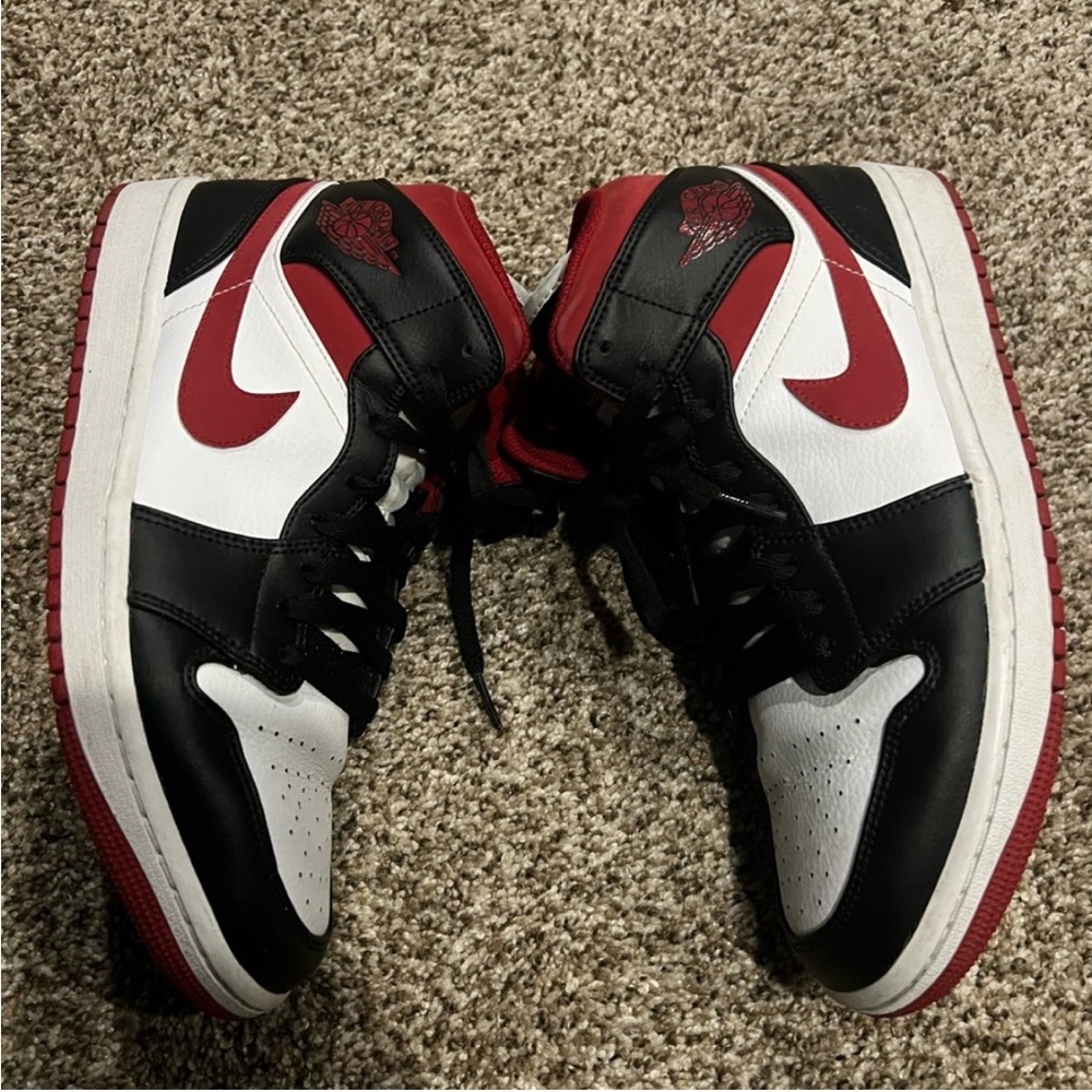 Jordan 1 Mid Gym Red Size 9.5 Mens